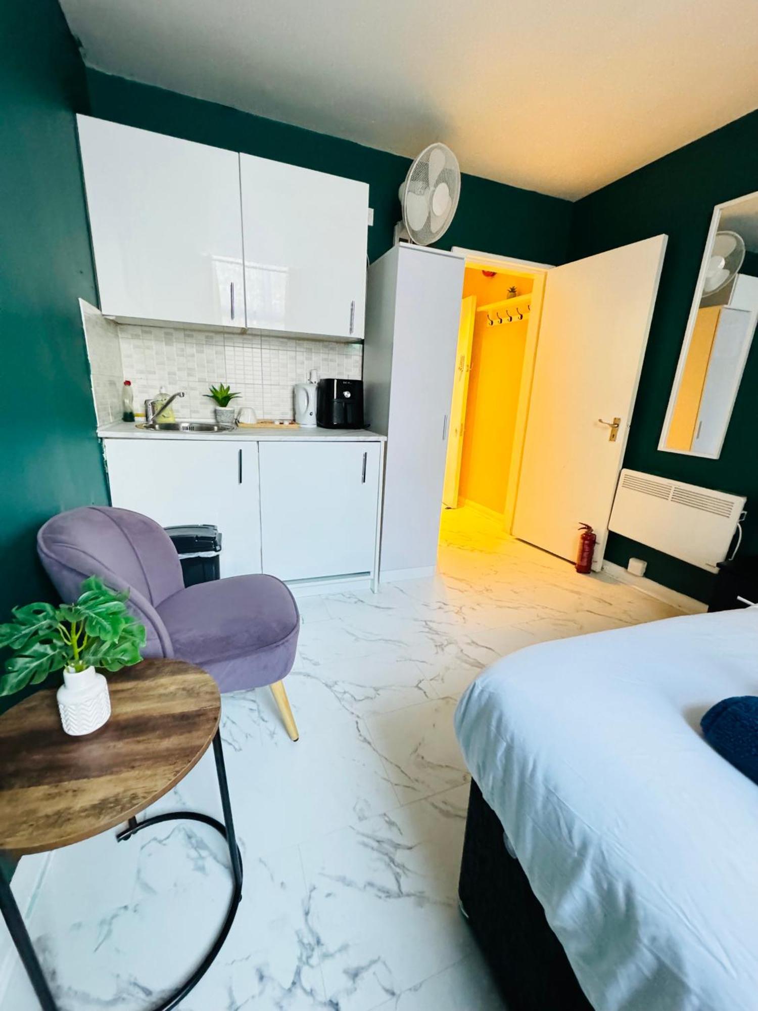 Private Studio Flat In City 1190 Londres Extérieur photo