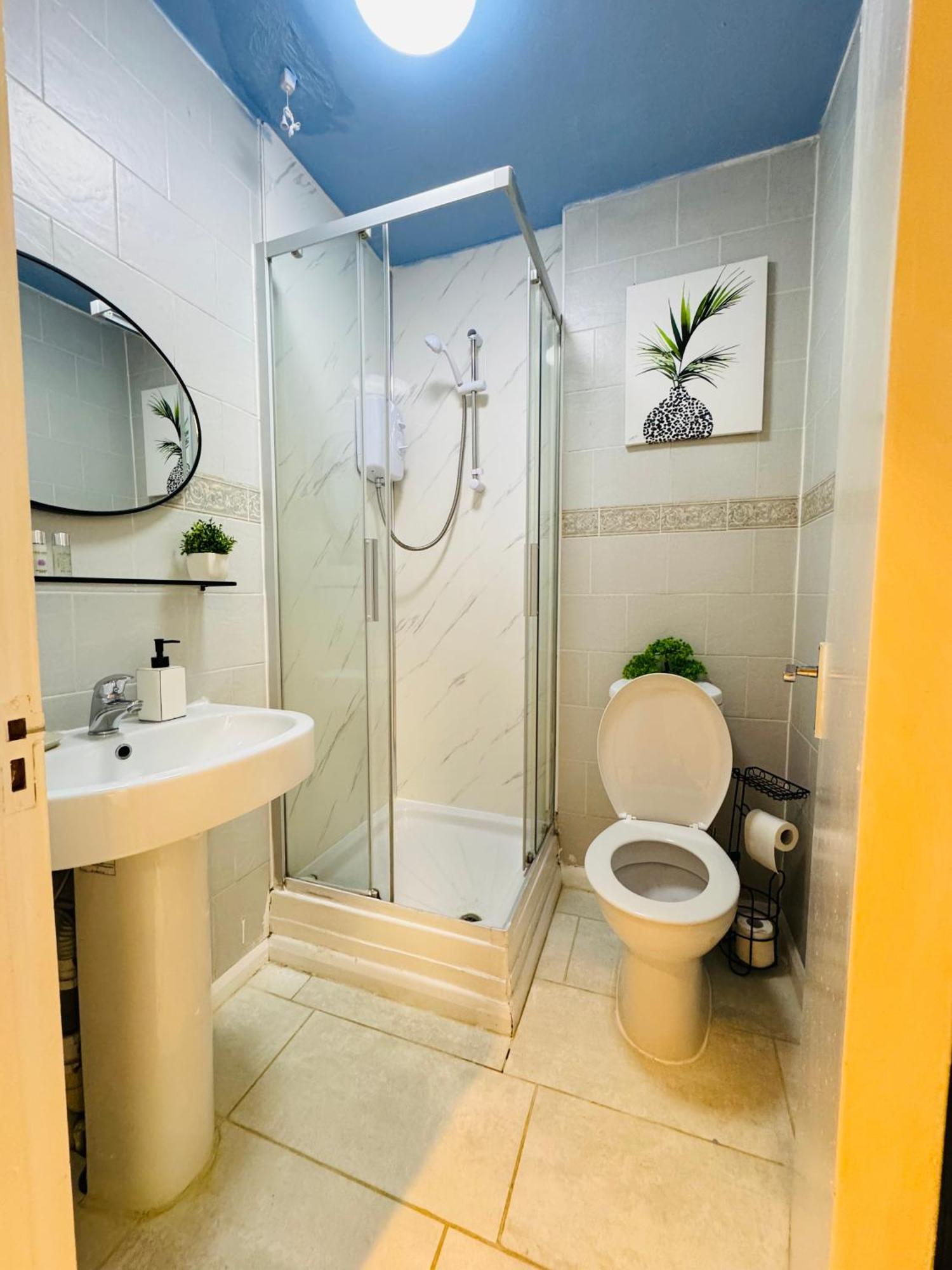 Private Studio Flat In City 1190 Londres Extérieur photo